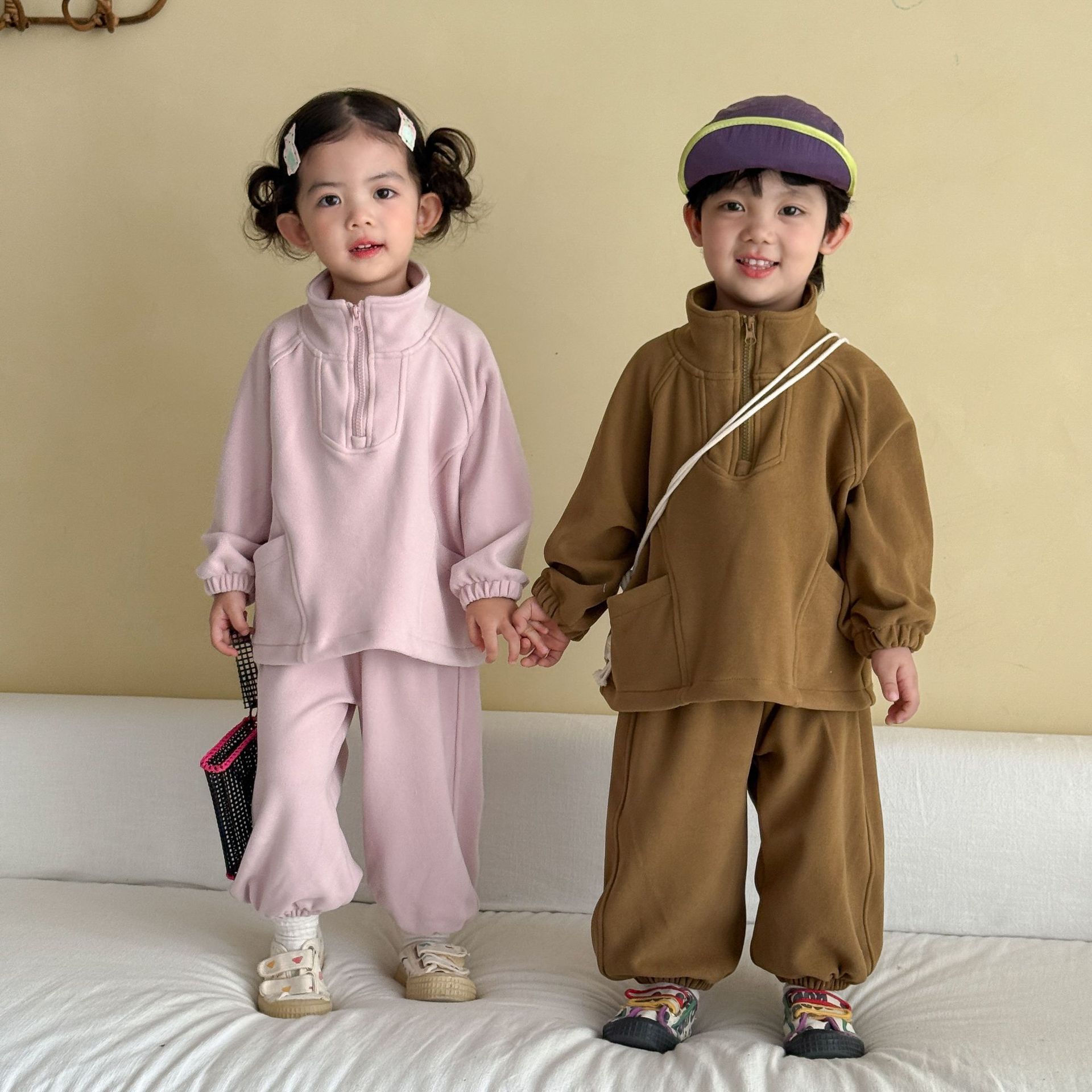 Running Gear Kids - طقم ملابس رياضية جديد للأطفال لخريف